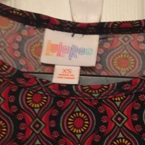 NWT LuLaRoe Irma Shirt 💚 4/$20 - Picture 2 of 3